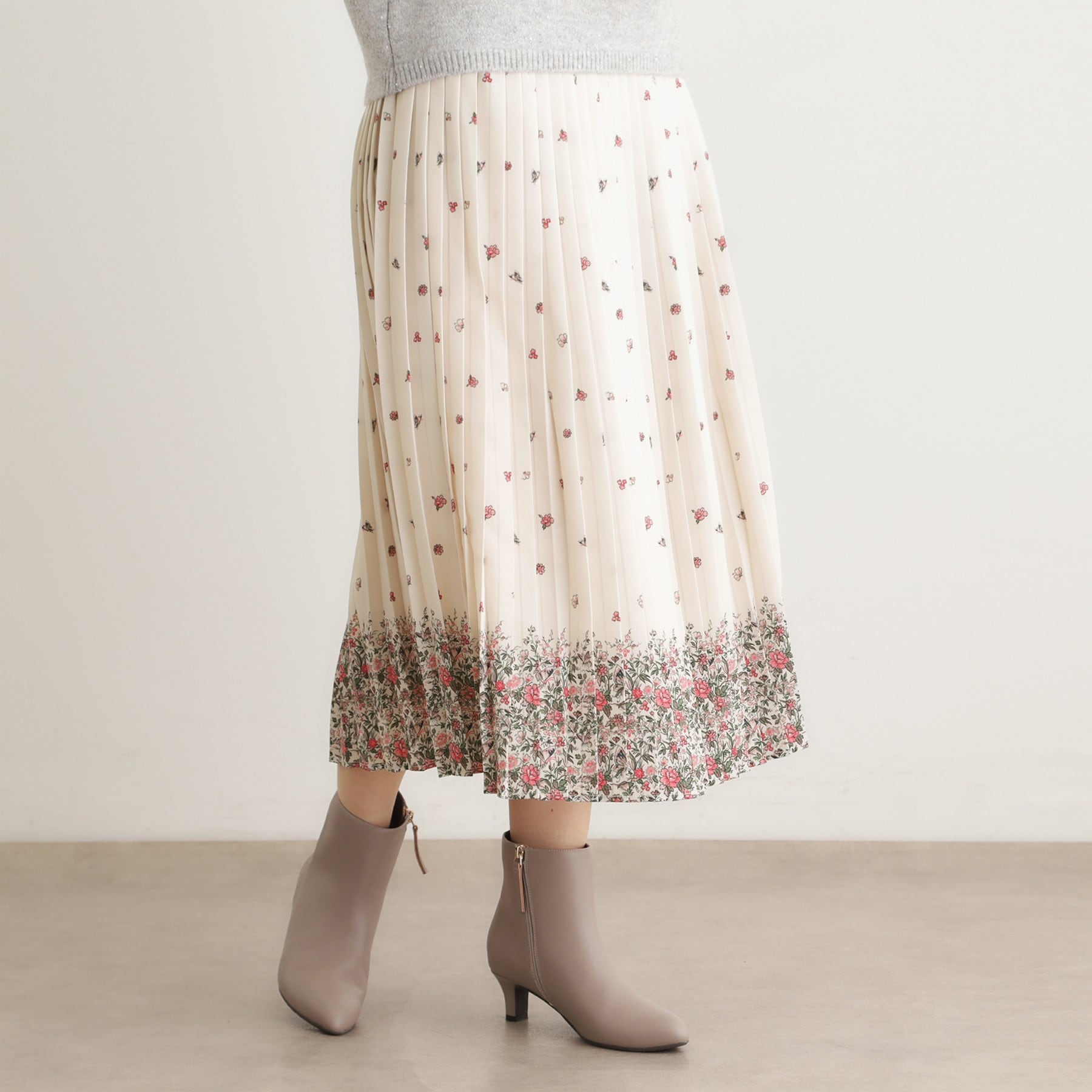 ローラ アシュレイ LAURA ASHLEY 【洗える/同柄アイテムあり】ライリー バタフライズ柄 プリーツスカート (ネイビー(194)) ネイビー(194)