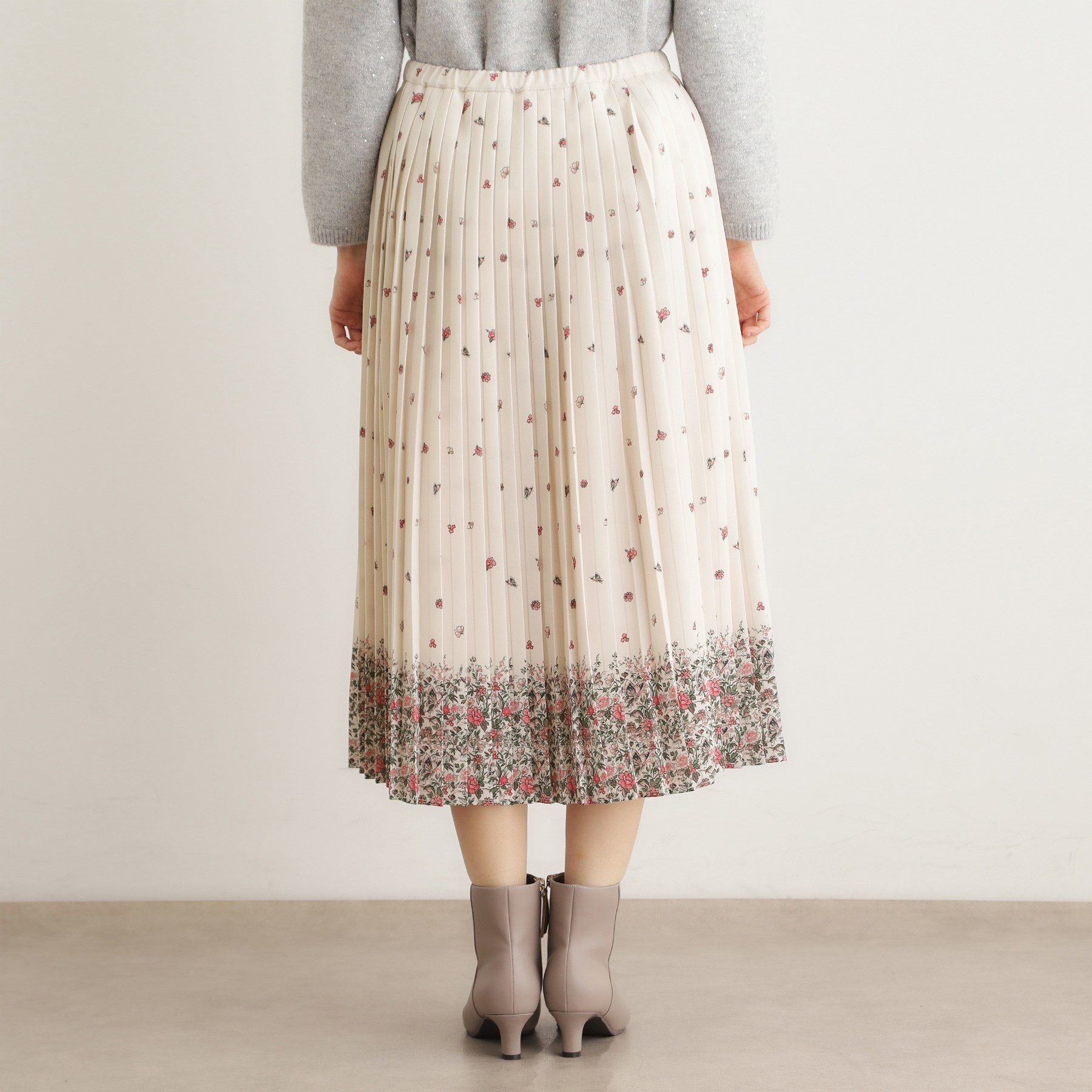 ローラ アシュレイ LAURA ASHLEY 【洗える/同柄アイテムあり】ライリー バタフライズ柄 プリーツスカート (ネイビー(194)) ネイビー(194)