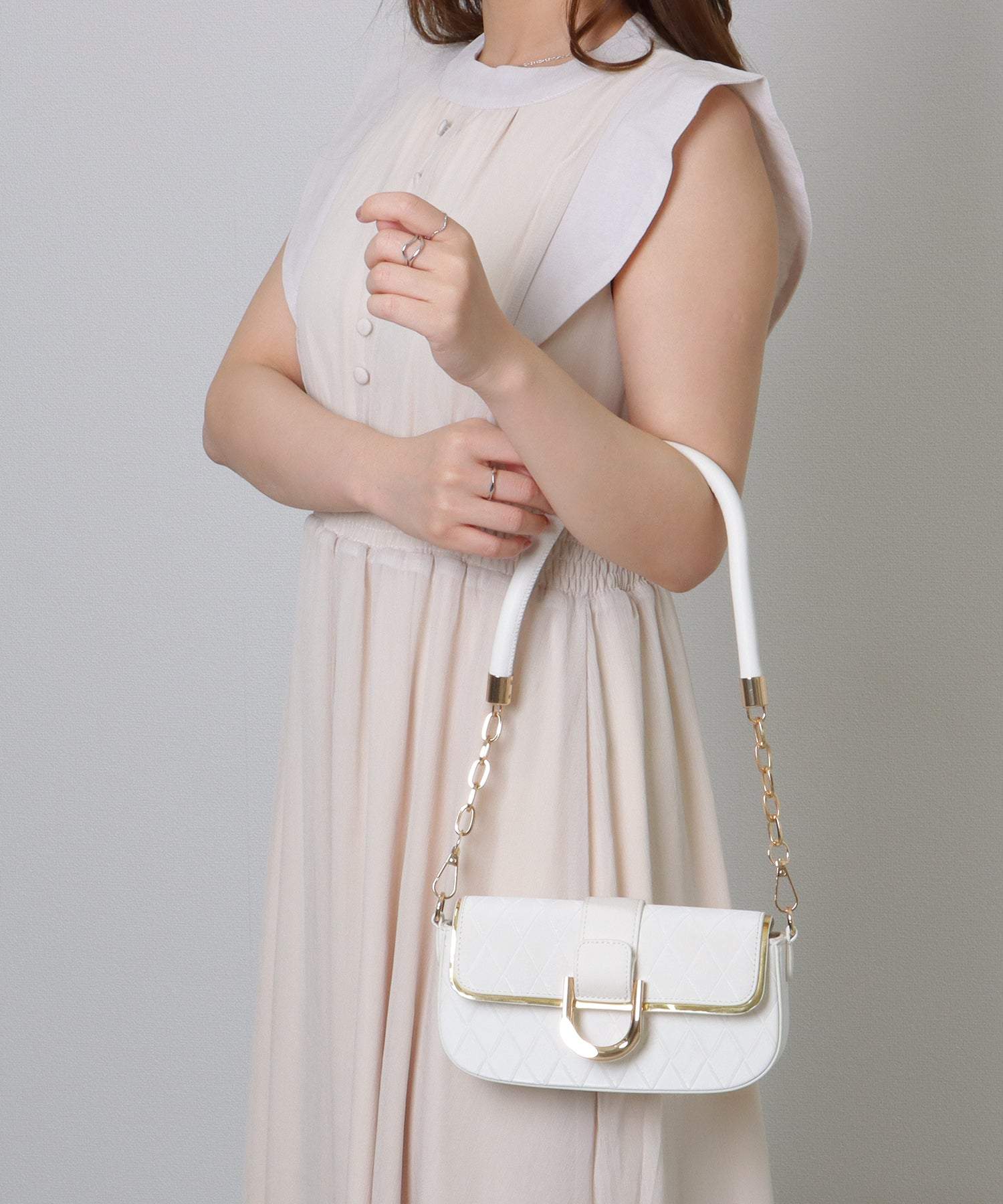 レースレディース Lace Ladies ダイヤ柄 メタリック ラウンド チェーン バッグ (アイボリー) アイボリー