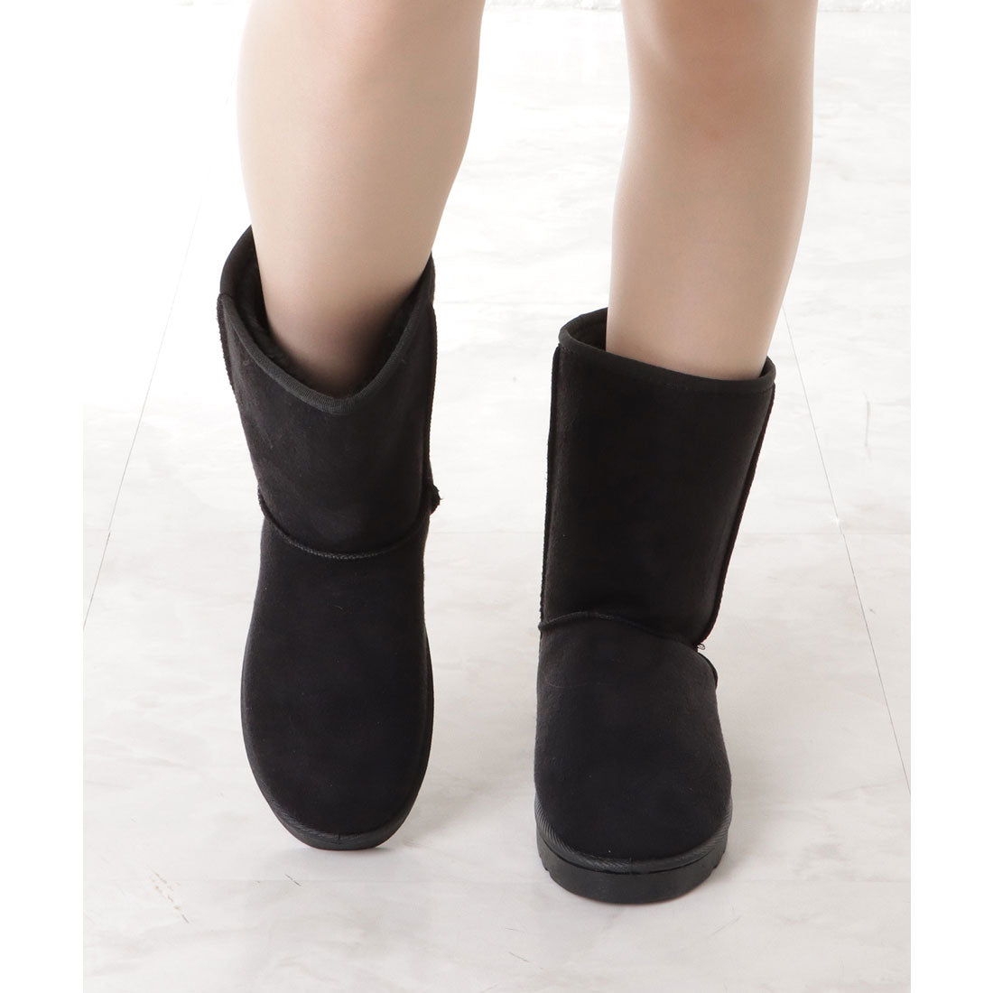 レースレディース Lace Ladies ムートン風ボアフラットショートブーツ (ブラック) ブラック