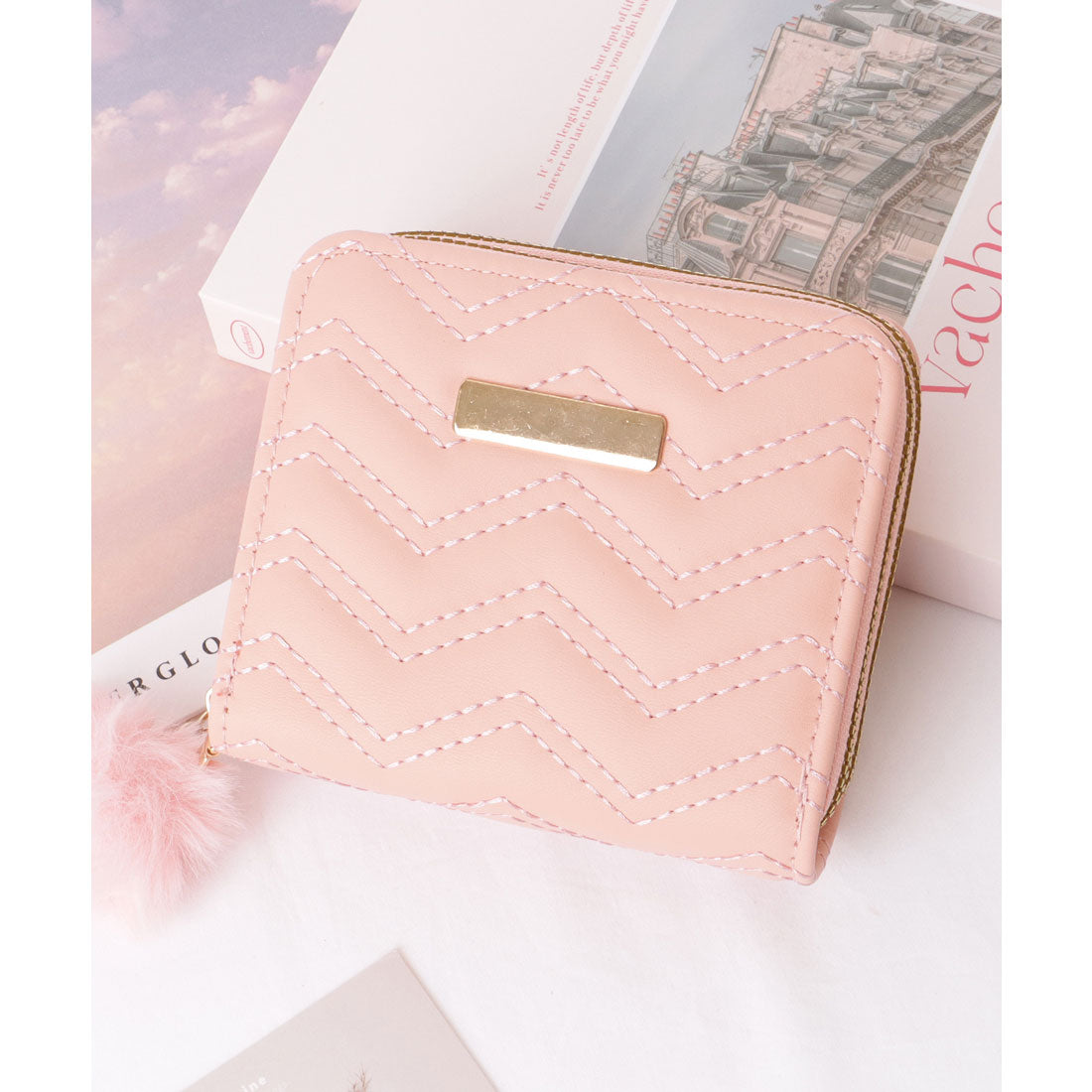 レースレディース Lace Ladies ファー チャーム付き ジグザグ ステッチ コンパクト ウォレット (ピンク) ピンク