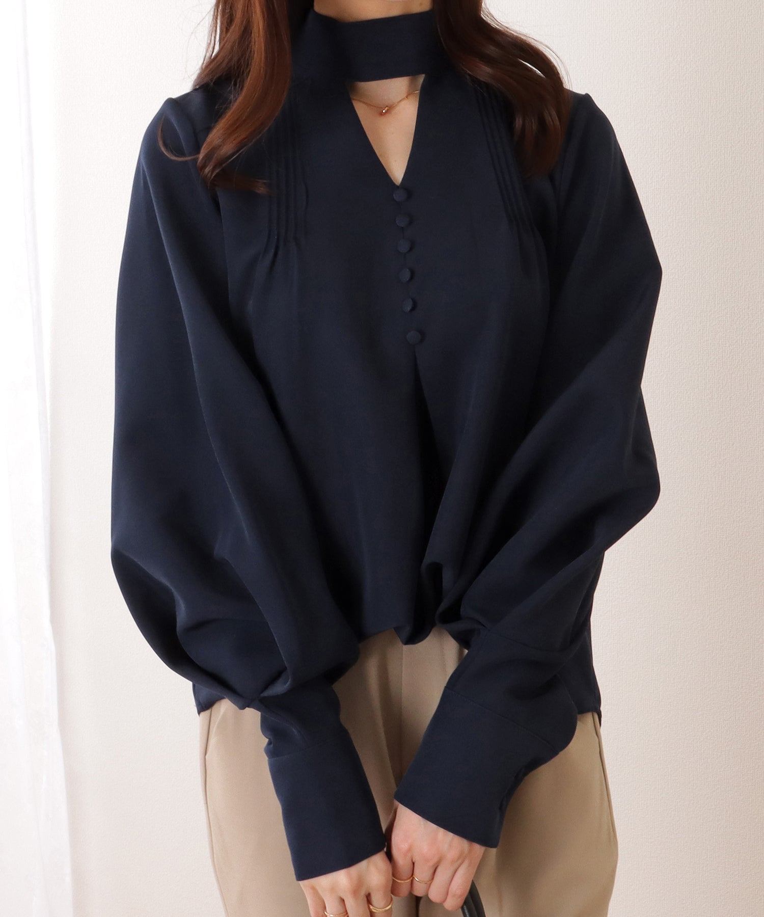 レースレディース Lace Ladies Vネック風 カットアウト ピンタック ディープカフス ブラウス (ブラック) ブラック