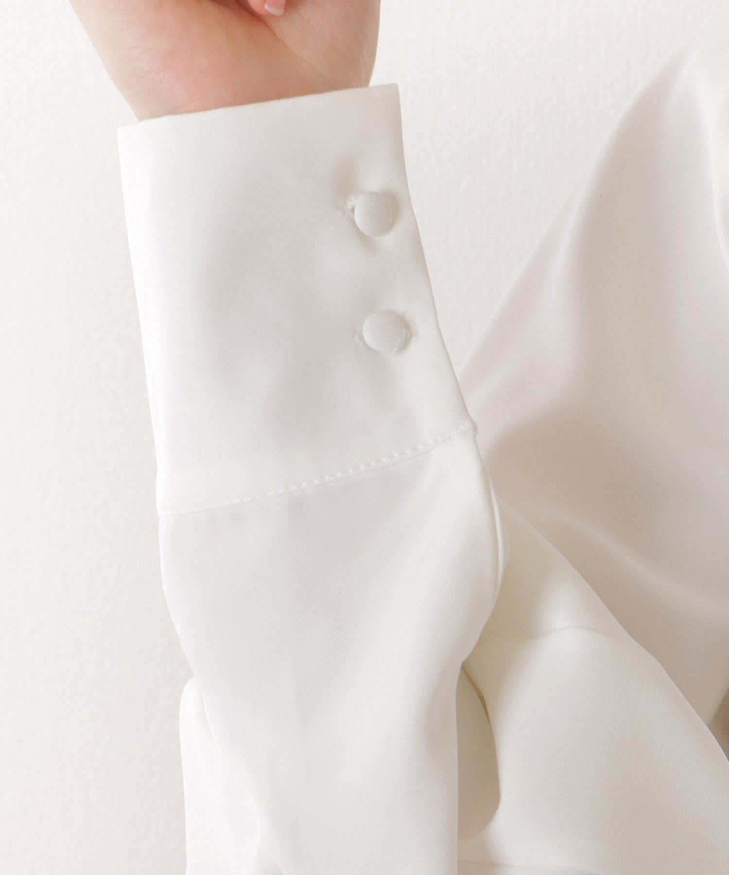 レースレディース Lace Ladies Vネック風 カットアウト ピンタック ディープカフス ブラウス (ブラック) ブラック