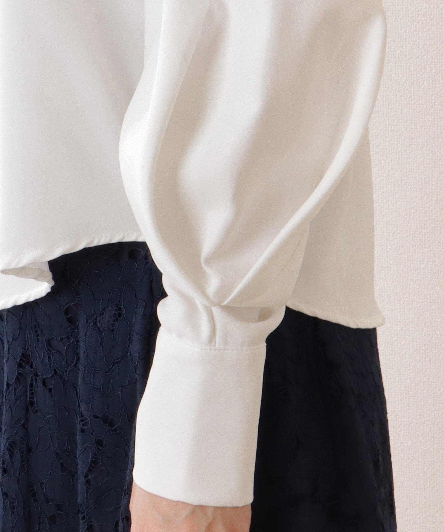 レースレディース Lace Ladies Vネック風 カットアウト ピンタック ディープカフス ブラウス (ブラック) ブラック