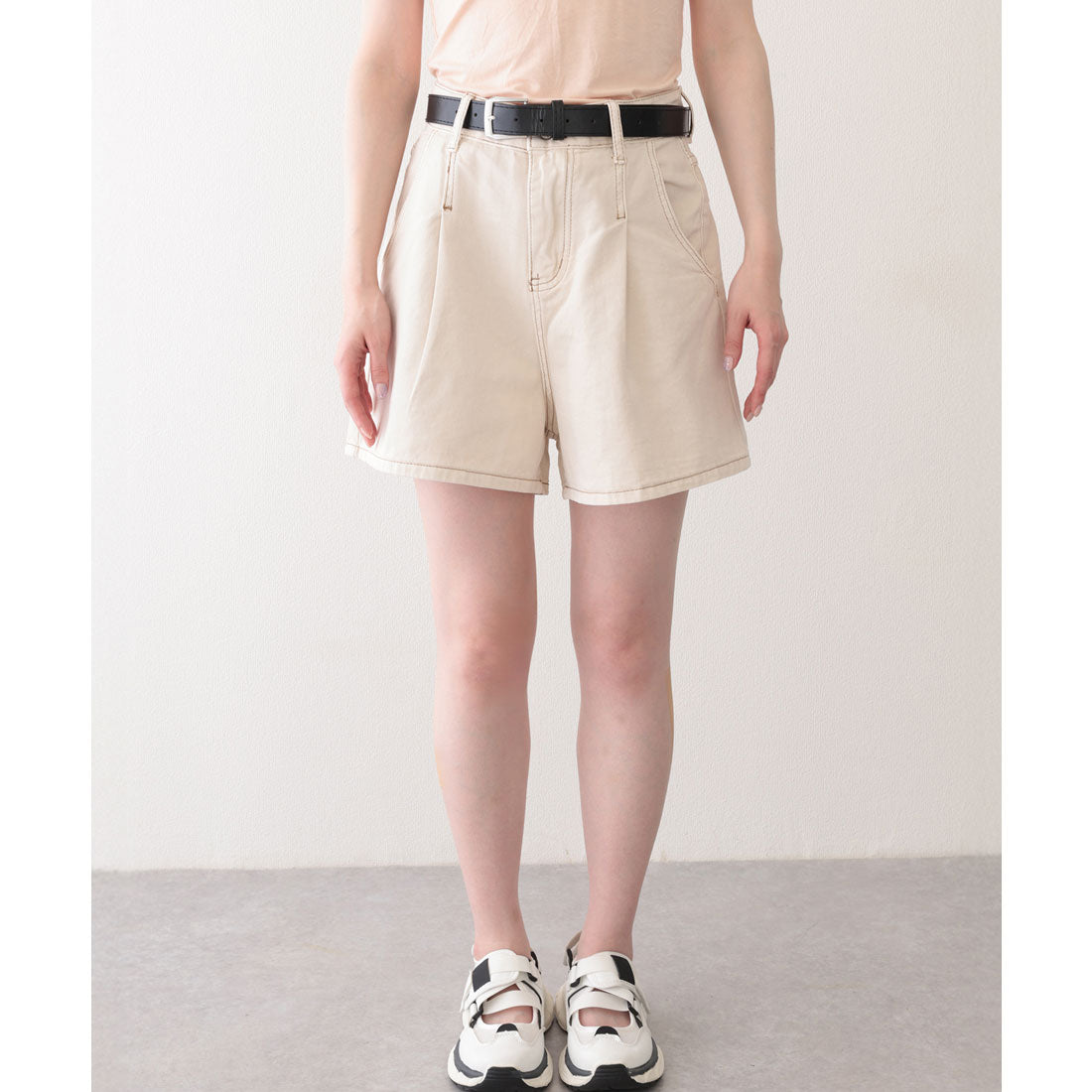 レースレディース Lace Ladies タック ステッチ入り ハイウエスト Aライン デニム ショートパンツ (ブラック) ブラック
