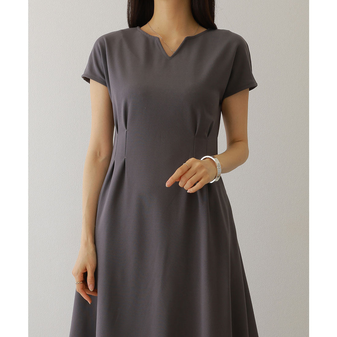 レースレディース Lace Ladies キーネック ウエスト タック 半袖 マキシ ワンピース (チャコールグレー) チャコールグレー