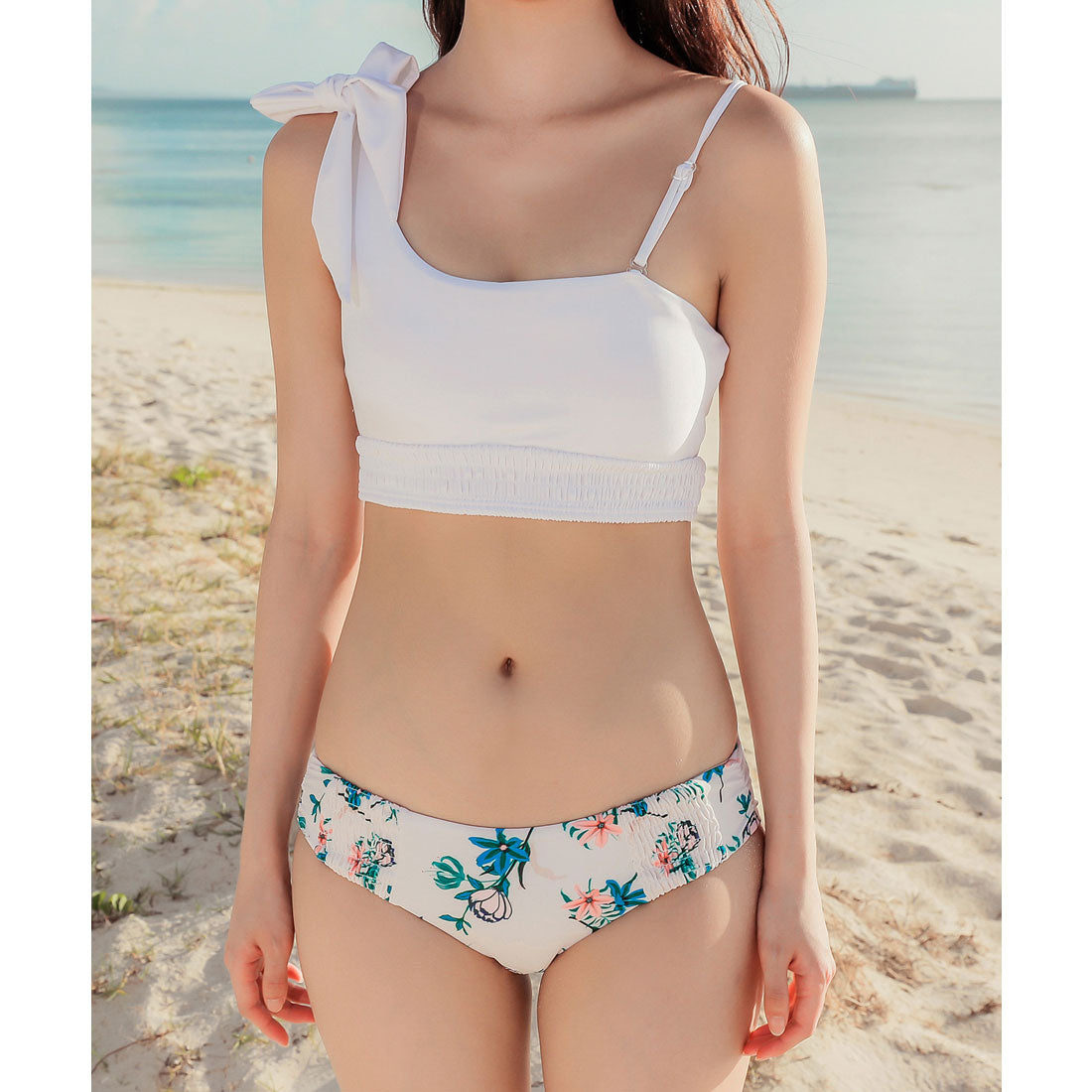 レースレディース Lace Ladies キュートな肩リボンビキニ水着2点セット【返品不可商品】