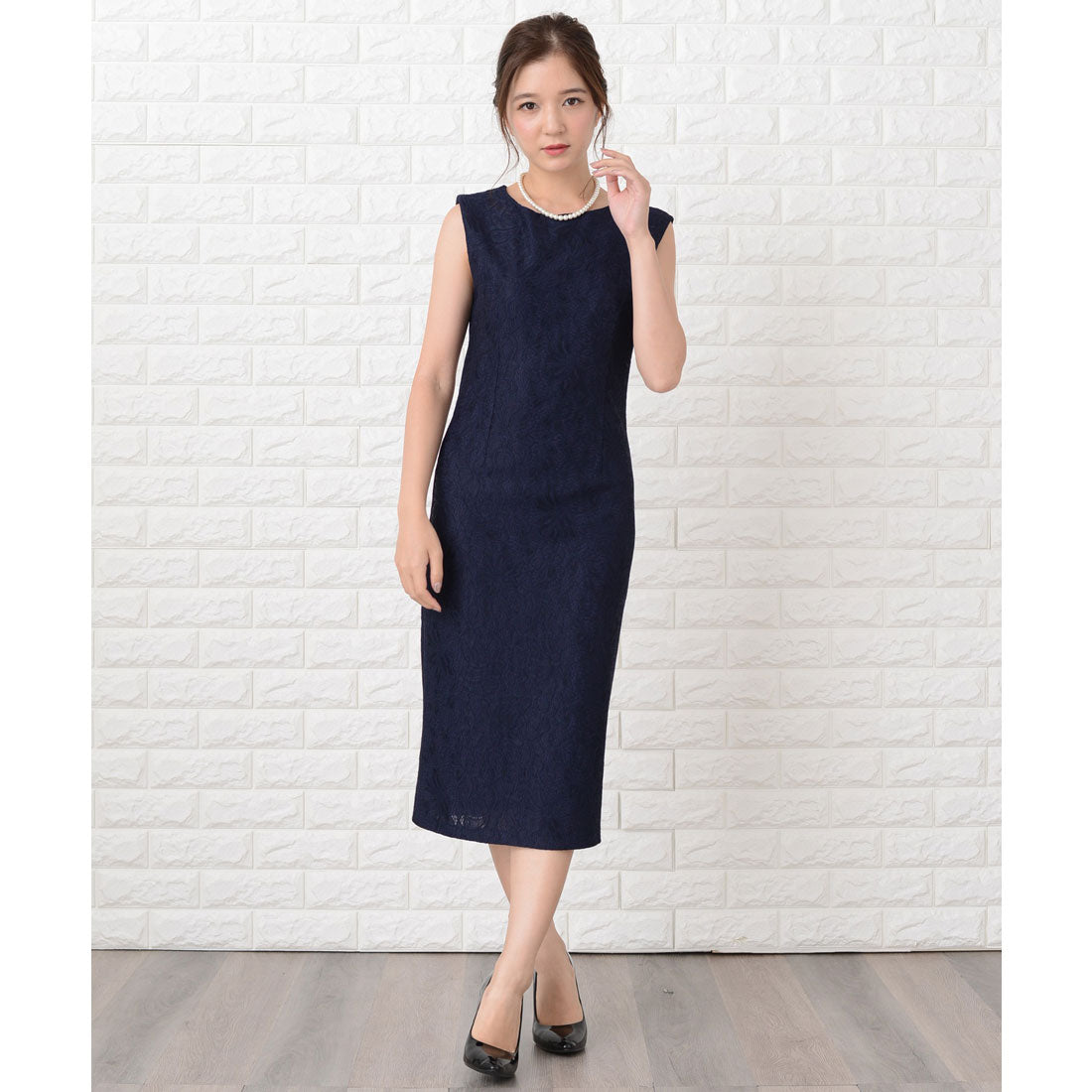 Lace Ladies All-lace simple tight mid-calf length dress