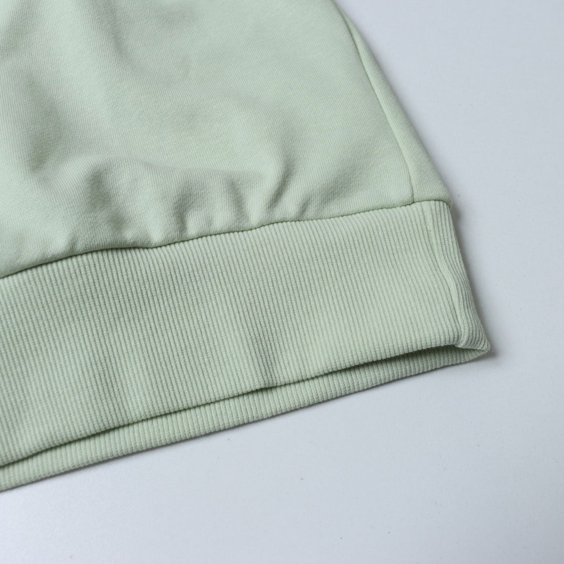 ラブトキシック Lovetoxic ロゴ刺繍プルオーバー