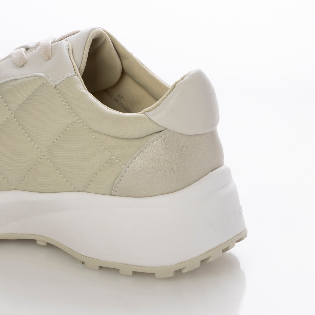 Isara/イサラキルティングボリュームスニーカールシーダ