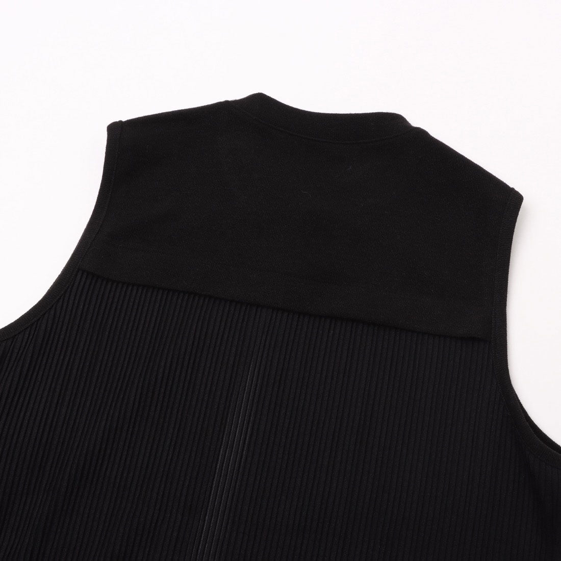 ラリベルテ Laliberte 無地×ストライププリーツニットロングジレ (クロ) クロ