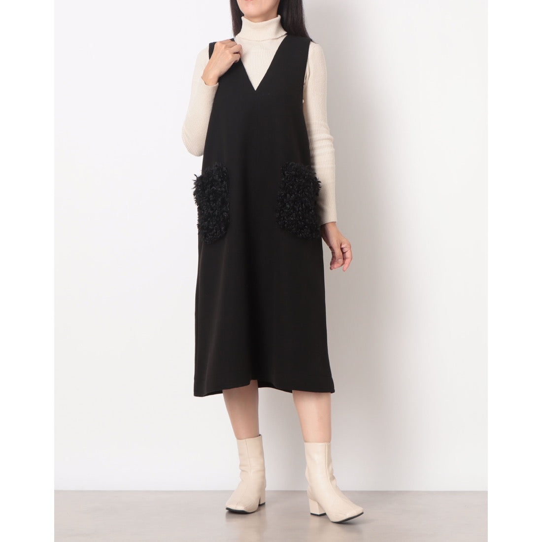 ラリベルテ Laliberte プードルポケット付Vネックワンピース (ブラック) ブラック