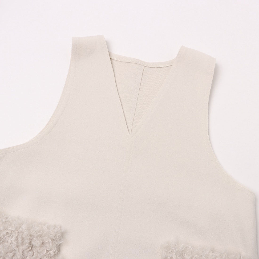 ラリベルテ Laliberte プードルポケット付Vネックワンピース (ブラック) ブラック