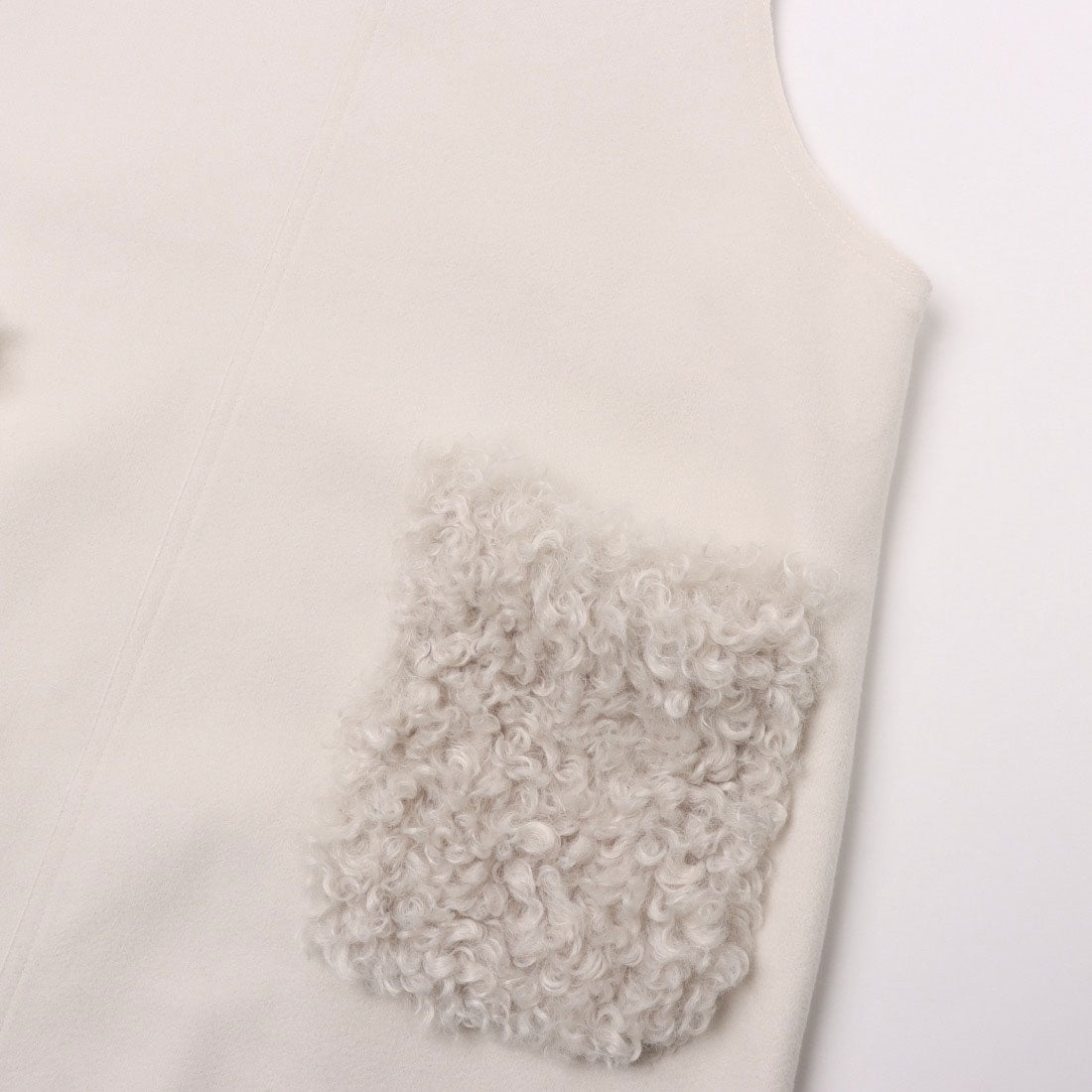 ラリベルテ Laliberte プードルポケット付Vネックワンピース (ブラック) ブラック