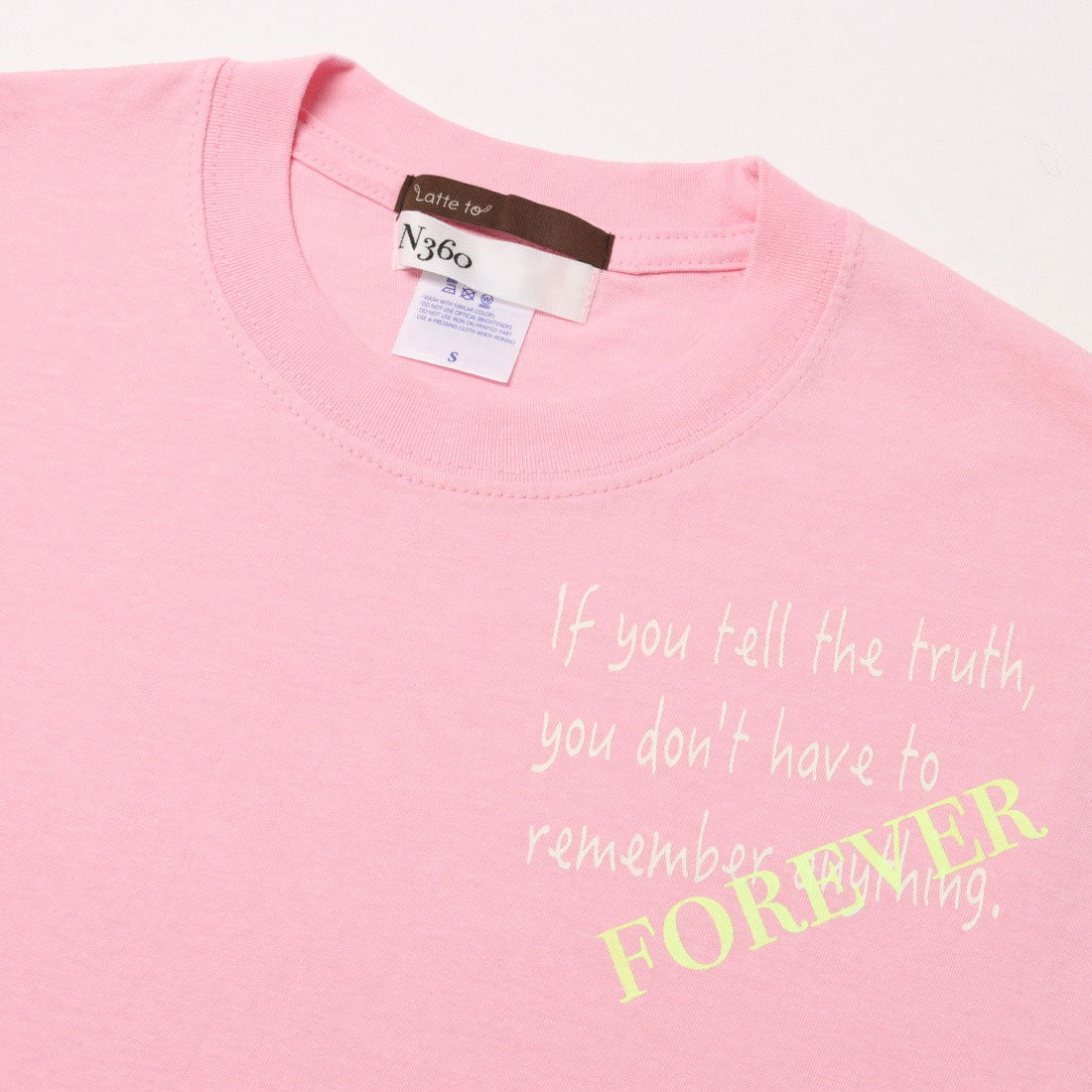 ラテト latteto グラフィックT-shirt (ピンク) ピンク