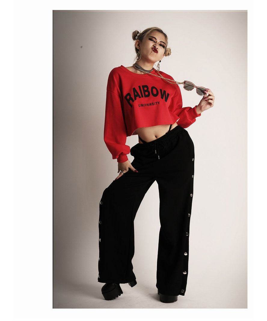 パーカー・トレーナー ショート丈 ロゴ ボリューム袖 トレーナー 切りっぱなし 長袖 へそ出し ダボダボ スウェット ストリートファッション Bbomb レッド