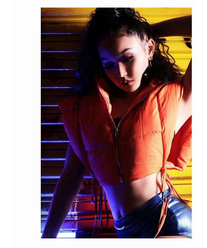 ボムシェル bombshell アウター アウター ダウンベスト 中綿 ネオンカラー ショート ボリューム ガールズ HIPHOP フード付き オープンサイド bombshell (ピンク) ピンク