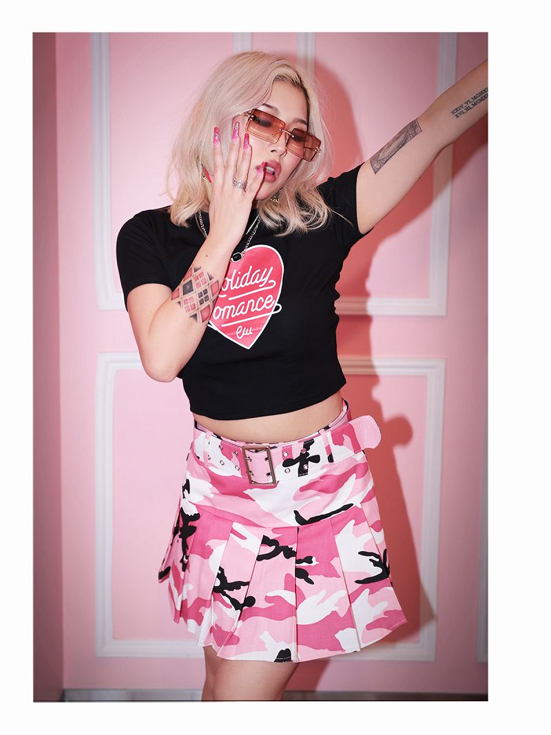 ボムシェル bombshell 半袖Tシャツ トップス Tシャツ 半袖 クロップ ショート ハート プリント ヘソ出し ミニ 小さめ Bbomb