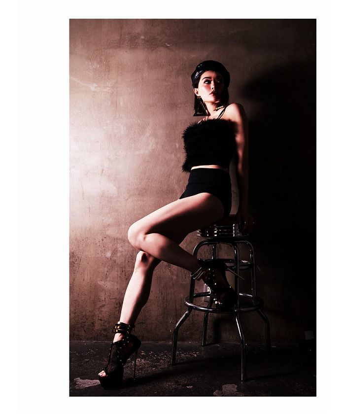 ボムシェル bombshell キャミソール・タンクトップ ショート丈 フェイクファー キャミソール ふわふわ トップス ダンス衣装 ショーダンス ステージ衣装 クラブ 舞台衣装 bombsh