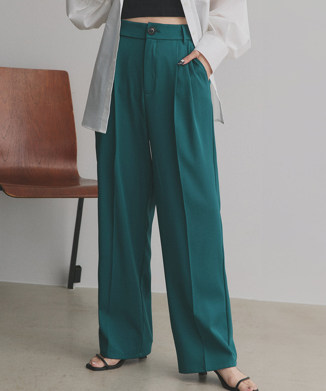 アドティエ ad thie ストレートパンツ センタープレス タック カラー ポケット 後ろゴム 春服 春 (グリーン) グリーン