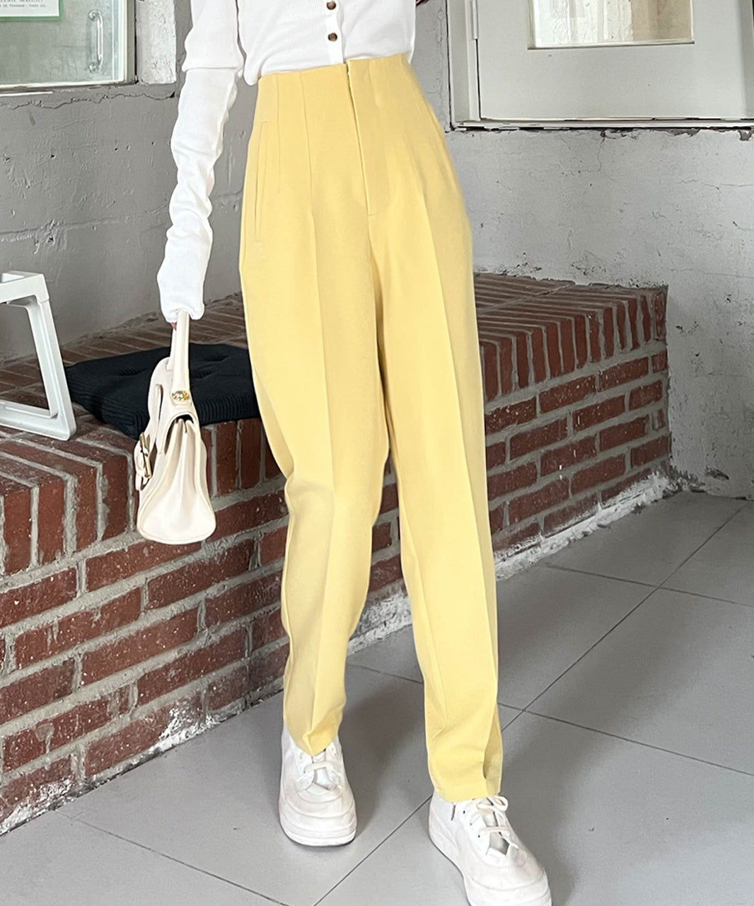 アドティエ ad thie テーパードパンツ ダーツ センタープレス カラー ダーツ 立体 春服 春 (イエロー) イエロー