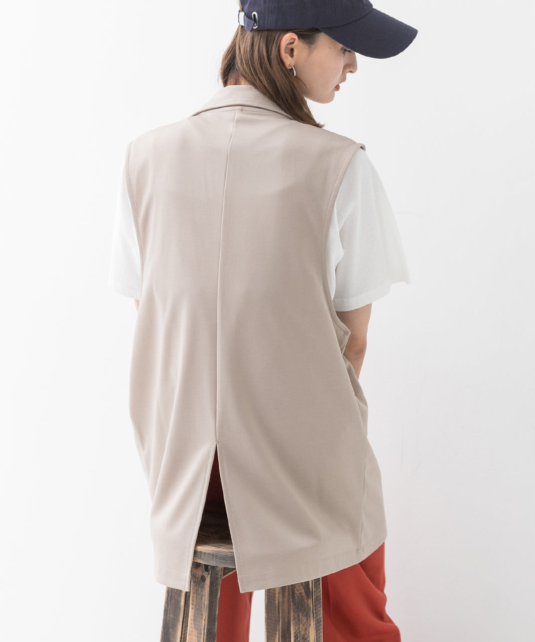 Adthie Easy to Move and Comfortable Stretch Material Tailored Gilet with Pockets