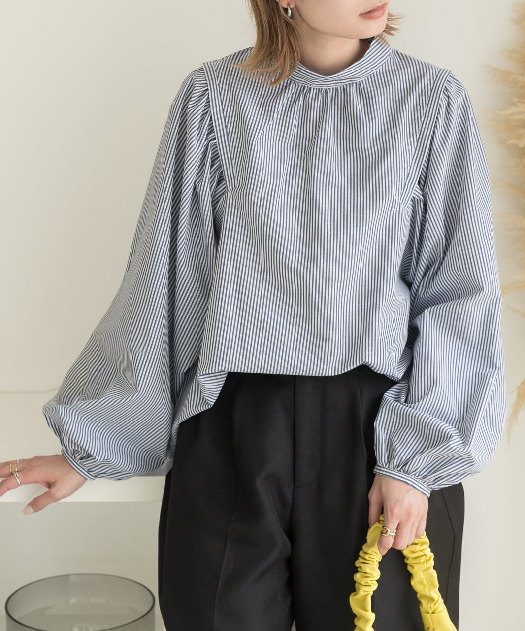 Adthie ad thie 【2023AW New Collection】 Wing Shoulder Band Collar Blouse