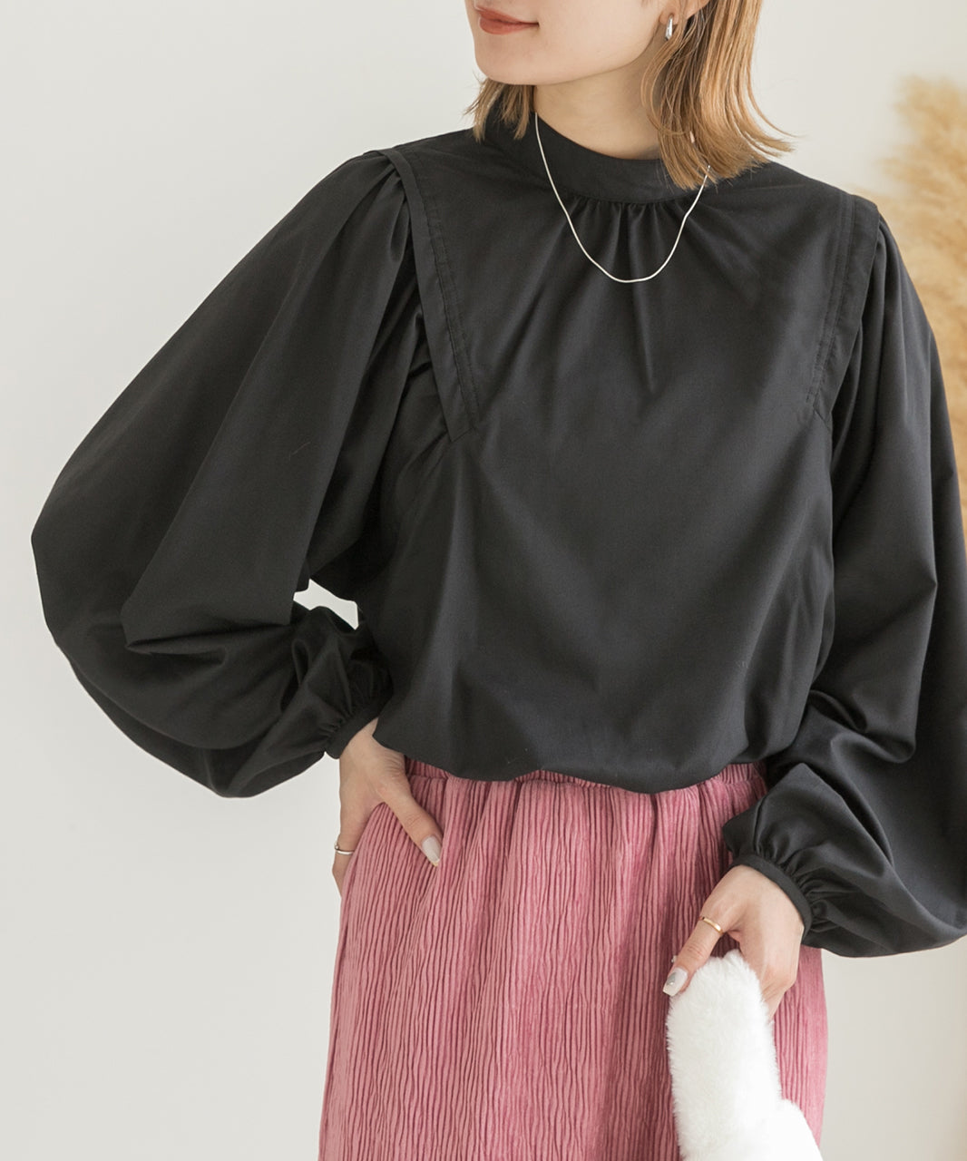 Adthie ad thie 【2023AW New Collection】 Wing Shoulder Band Collar Blouse