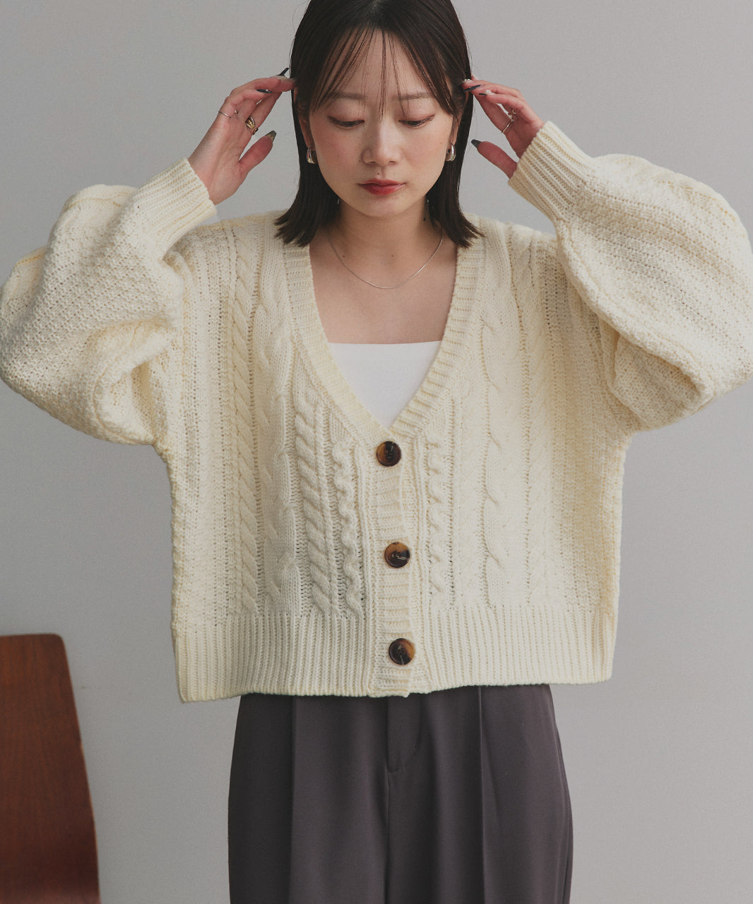 アドティエ ad thie 袖ボリュームざっくりVネックニットカーディガン (ダークグリーン) ダークグリーン