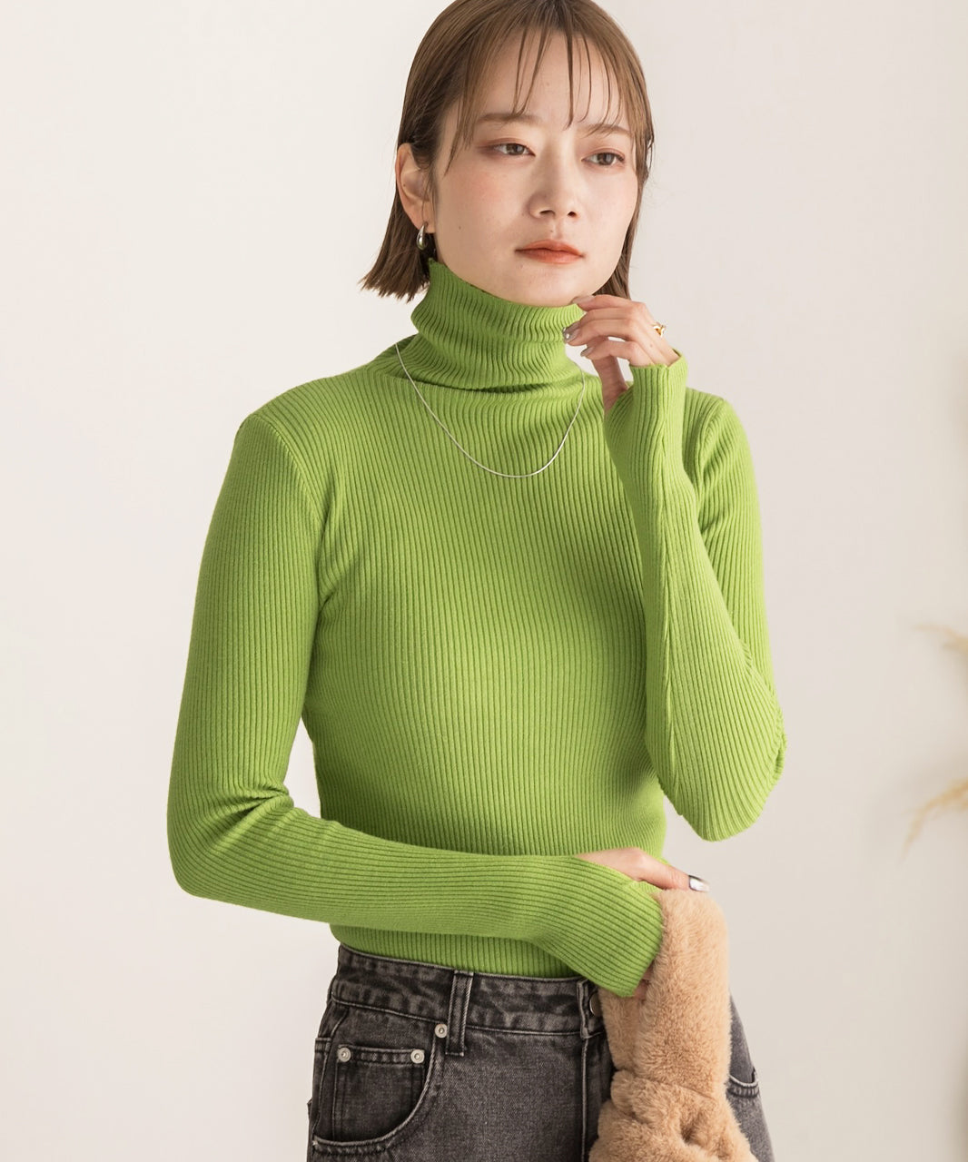 アドティエ ad thie サムホールデザイン ベーシックハイネックニット