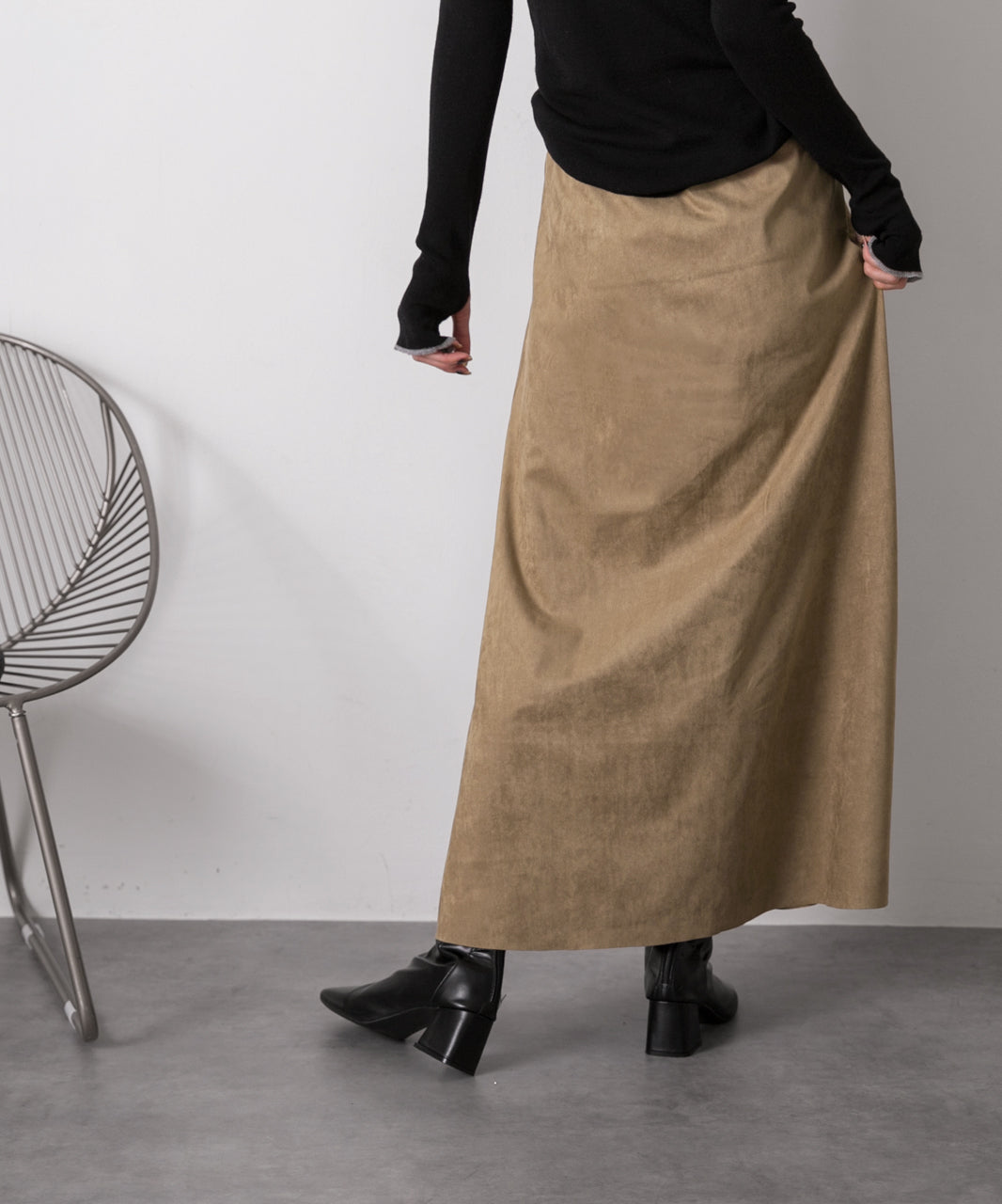 Adthie ad thie 【2024AW New Collection】 Suede Touch Long Skirt