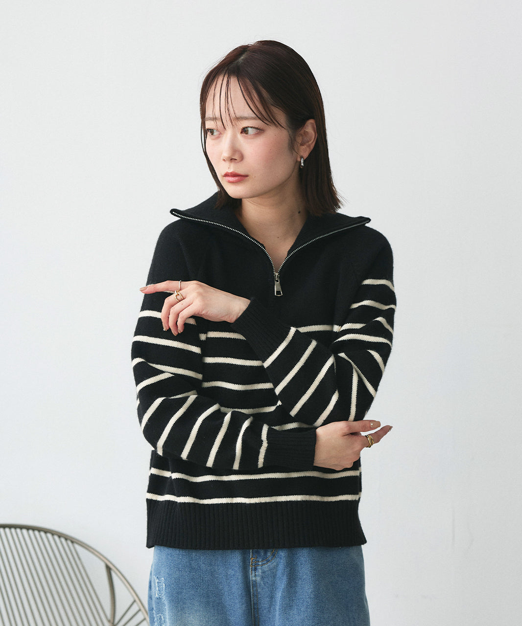 アドティエ ad thie 半拉链条纹针织衫