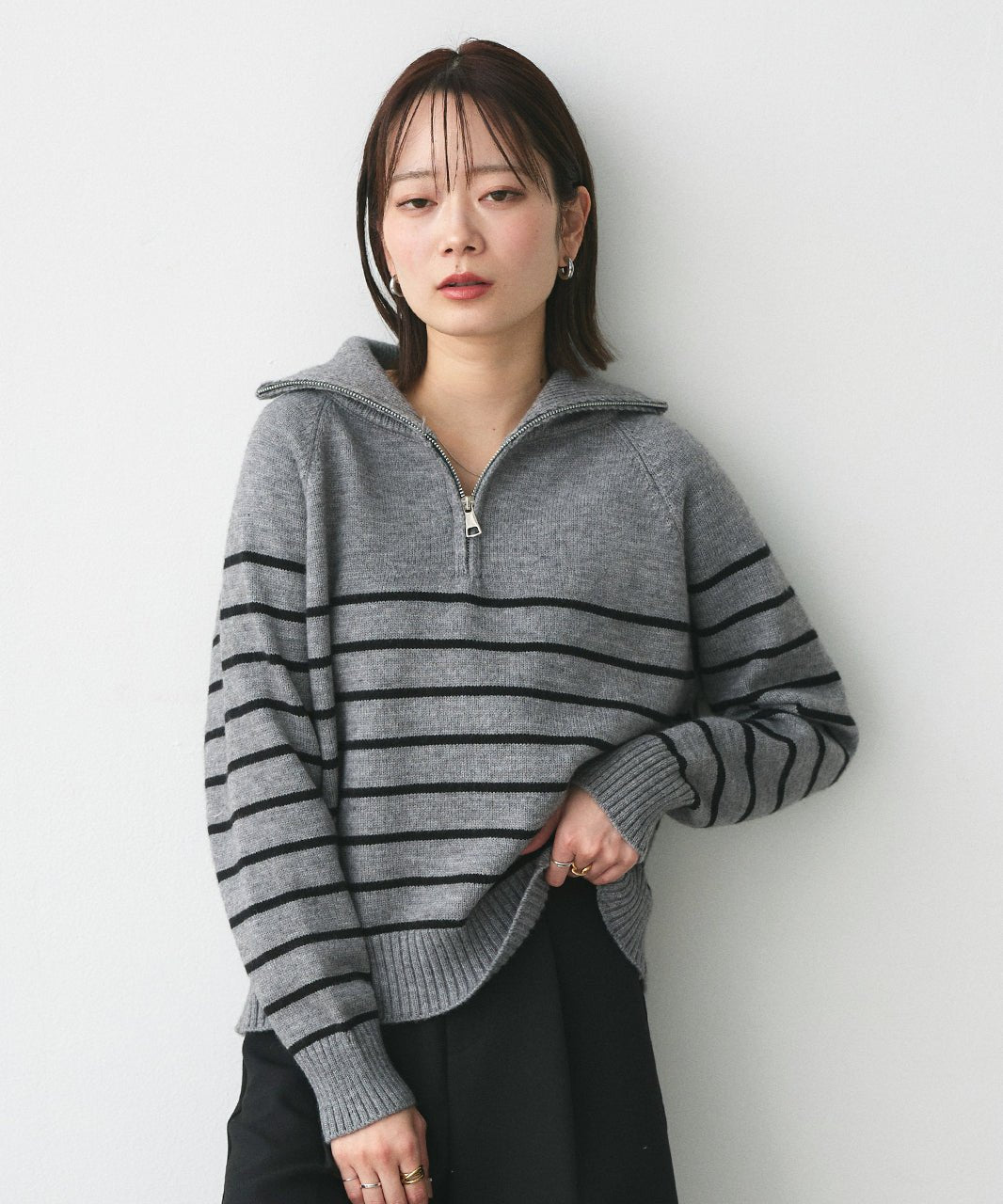 アドティエ ad thie 半拉链条纹针织衫