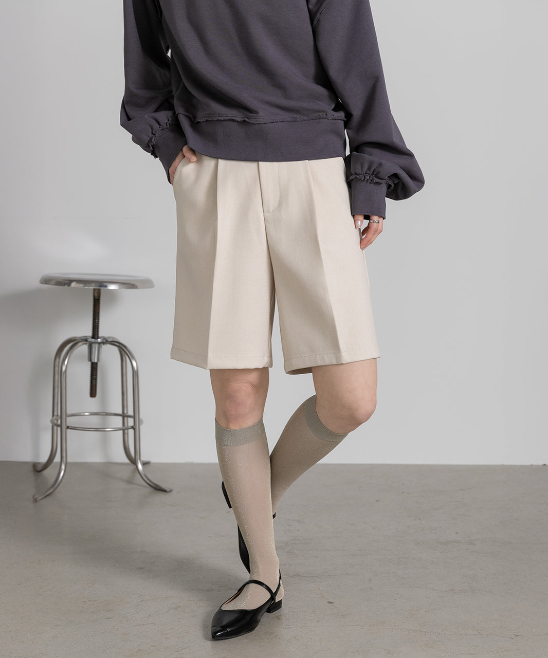 アドティエ ad thie タックハーフパンツ (オフホワイト) オフホワイト