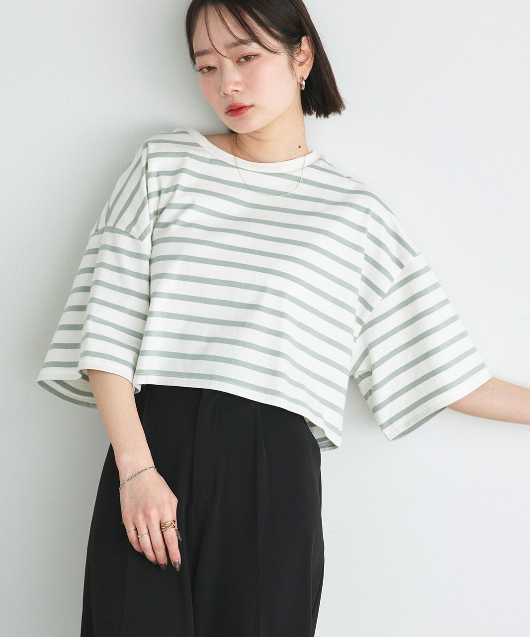 アドティエ ad thie 【2025SS新作】ベーシックショート丈Tシャツ (ブラック) ブラック