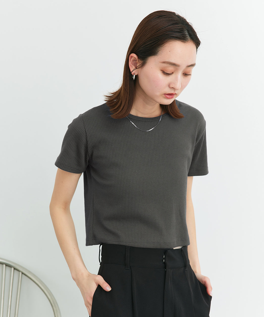 アドティエ ad thie 【2025SS新作】リブクルーネックコンパクトTシャツ (オフホワイト) オフホワイト
