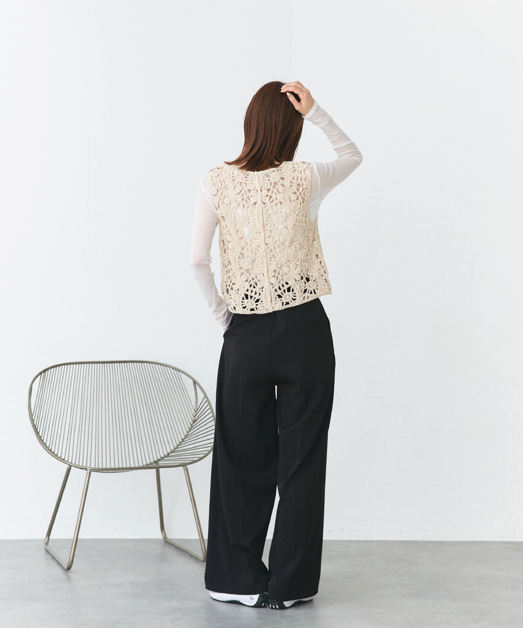 アドティエ ad thie クロシェ編み前釦ベスト (オフホワイト) オフホワイト