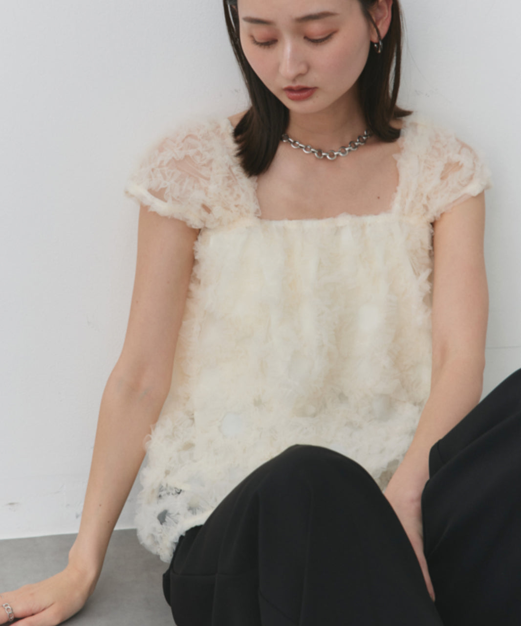 アドティエ ad thie ふわパフノースリブラウス (アイボリー) オフホワイト