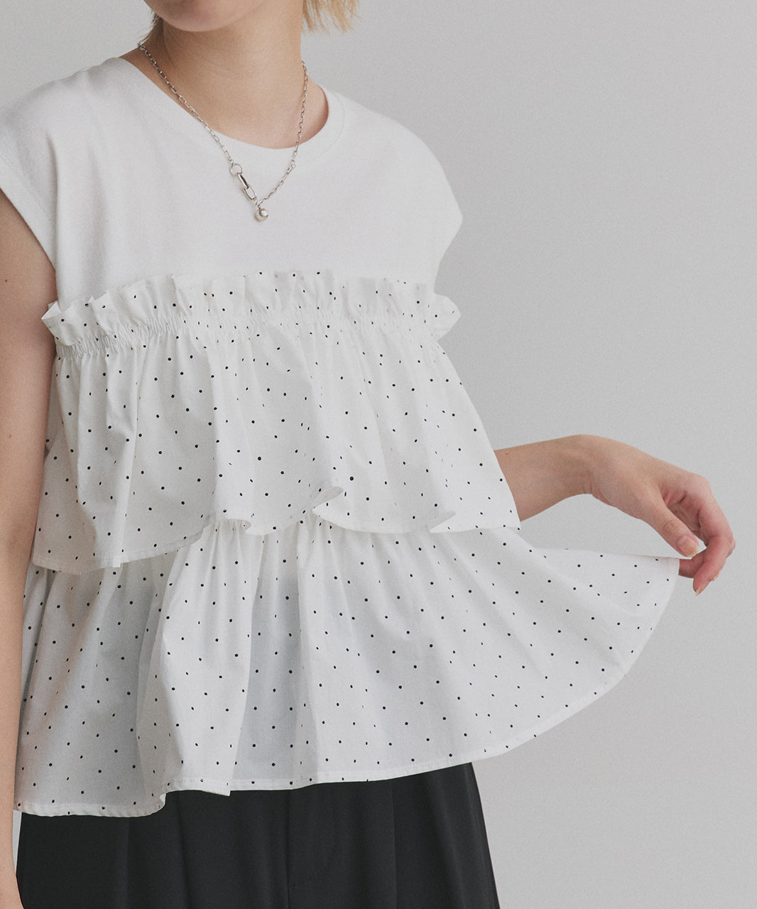 アドティエ ad thie 【2025AW新作】ポルカドットティアードフリルトップス (ブラック) ブラック
