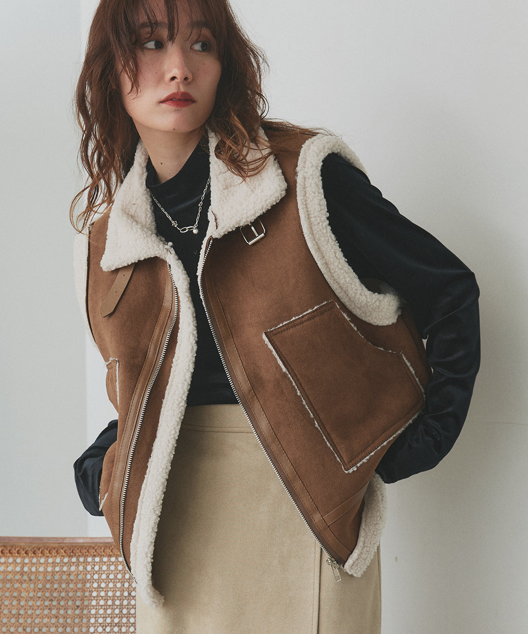 アドティエ ad thie 【2025AW新作】ムートンボアベスト (アイボリー) アイボリー