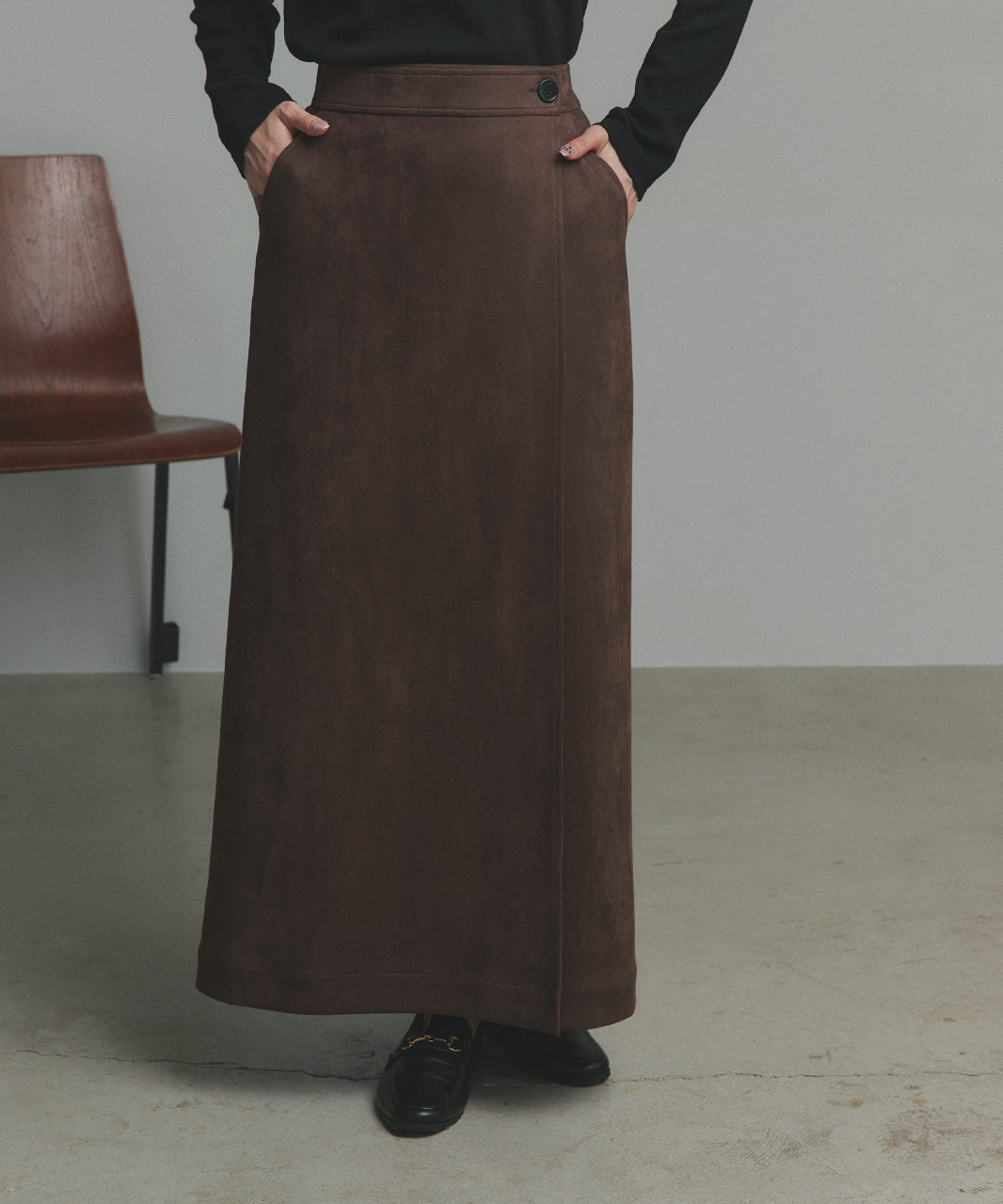 アドティエ ad thie 【2025AW新作】スエードラップスカート (キャメル) キャメル