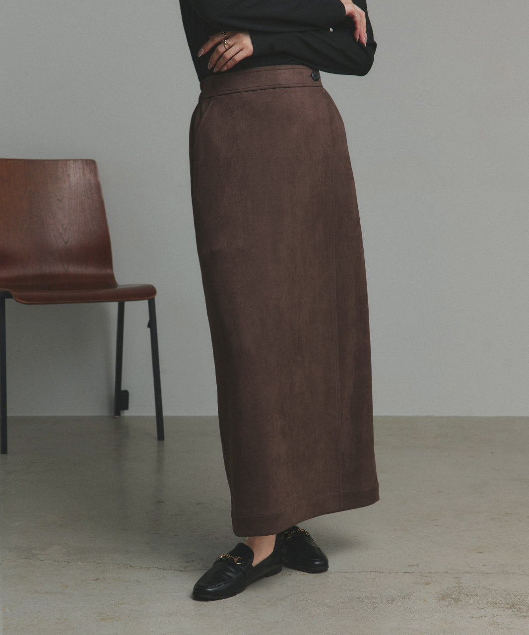 アドティエ ad thie 【2025AW新作】スエードラップスカート (キャメル) キャメル