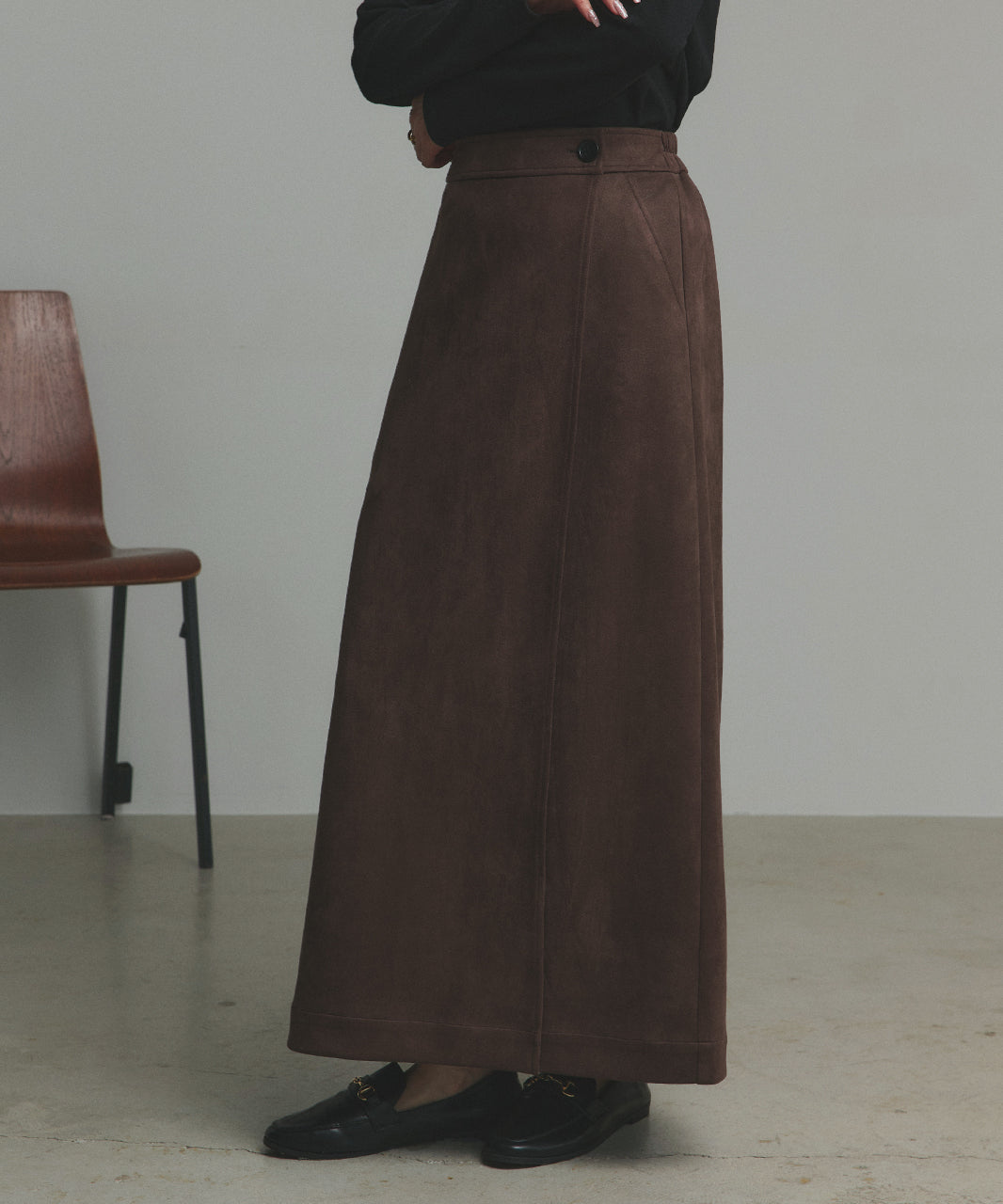 アドティエ ad thie 【2025AW新作】スエードラップスカート (キャメル) キャメル