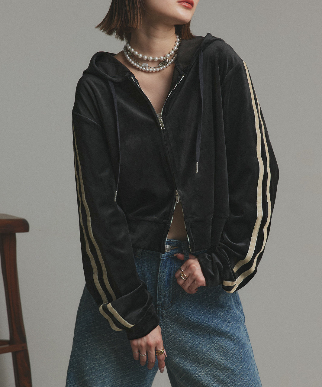 アドティエ ad thie 【2025AW新作】サイドラインジップベロアパーカー (ブラック) ブラック