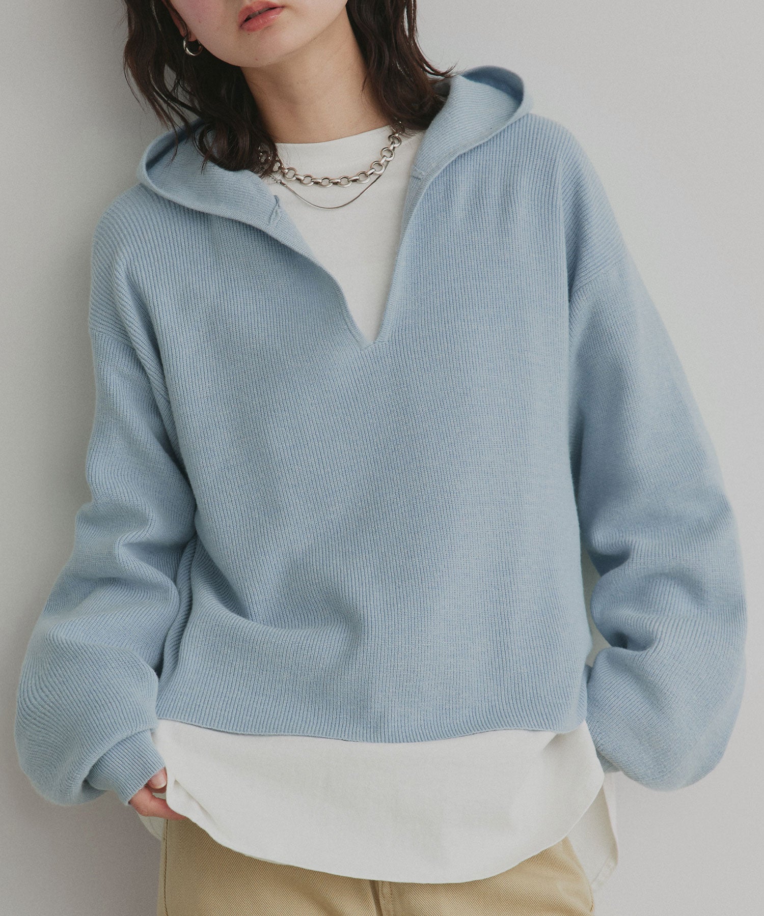 アドティエ ad thie 【2026SS新作】フーディーニットプルオーバー (ライトブルー) ライトブルー