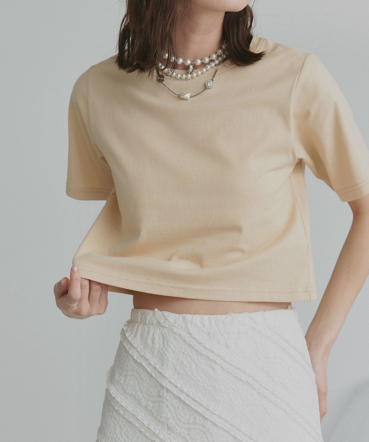 アドティエ ad thie シンプル無地 ボーダー ショート丈ミニTシャツ (ベージュ) ベージュ