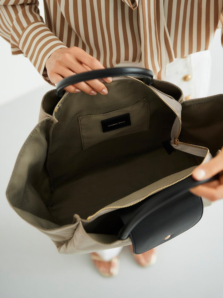 ルクールブラン le.coeur blanc フラップツキトート (ネイビー) ネイビー