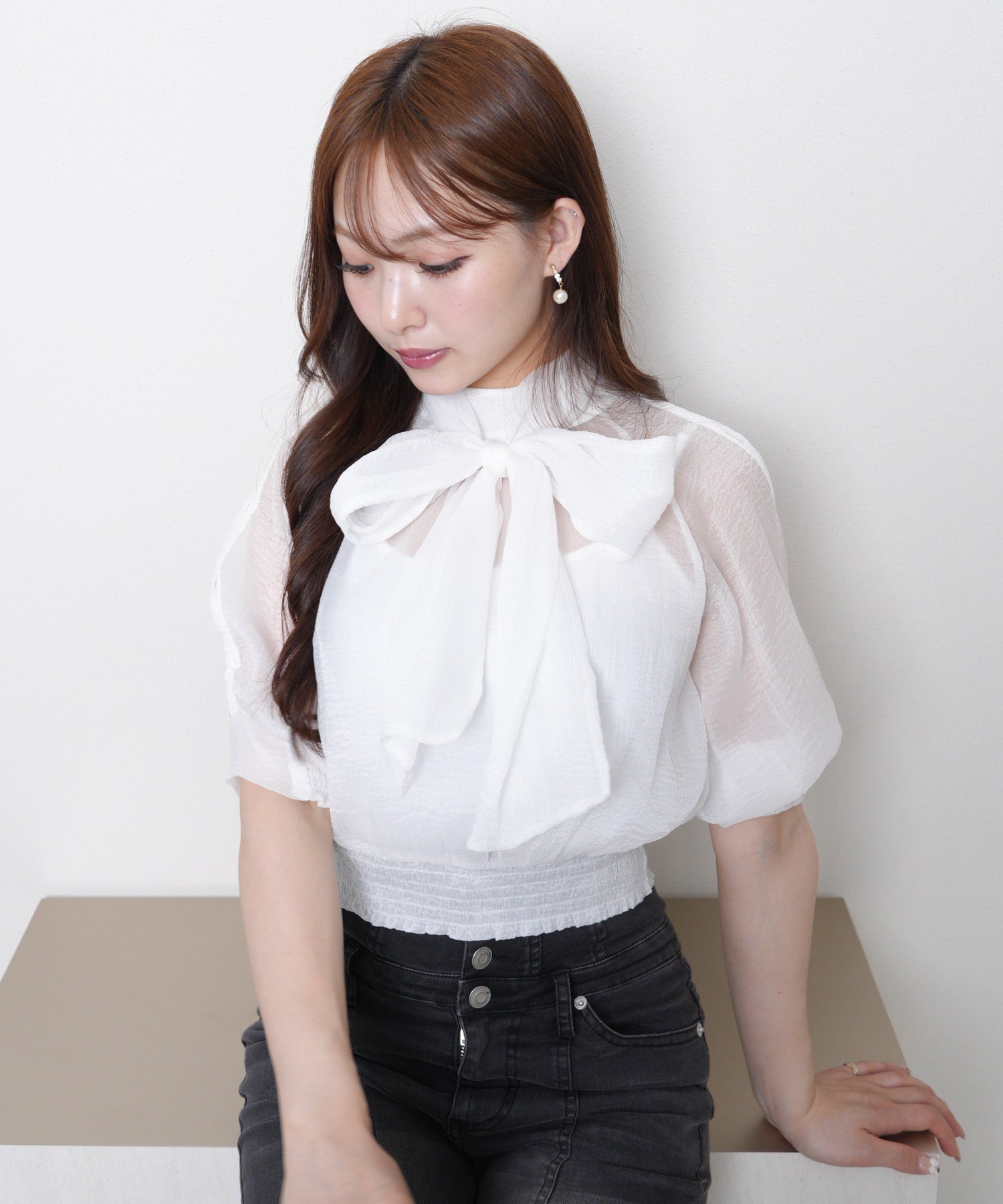 リップサービス LIP SERVICE ショルダーボタンシアーリボンブラウス (ホワイト) ホワイト