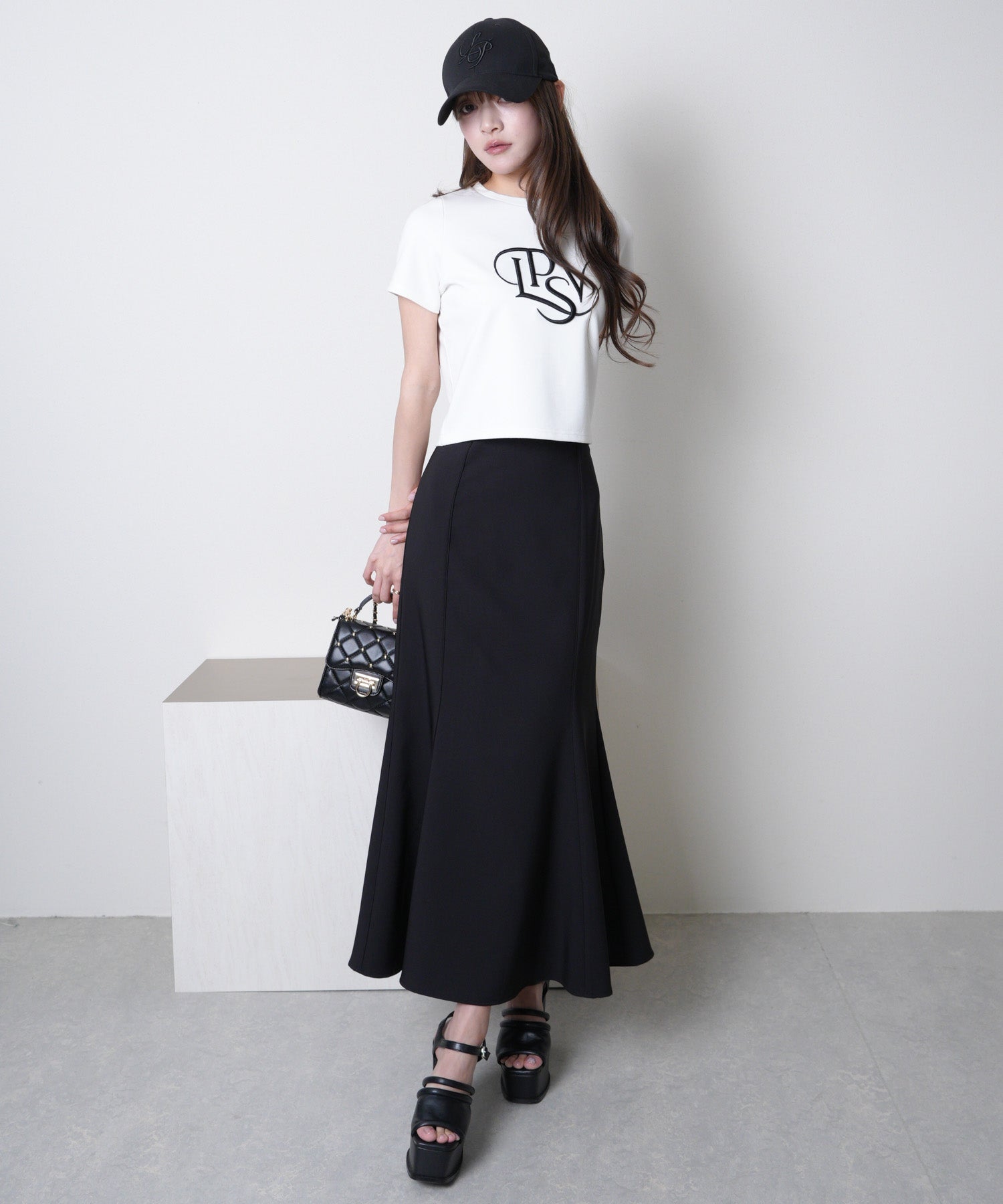 リップサービス LIP SERVICE バックスピンドルストレッチマーメイドスカート (ブラック) ブラック