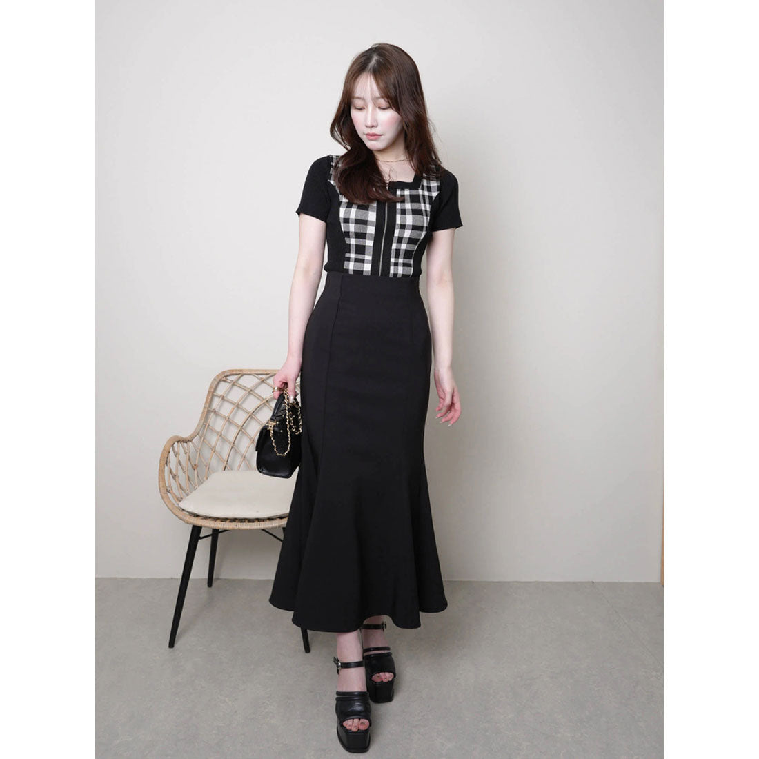 リップサービス LIP SERVICE バックスピンドルストレッチマーメイドスカート (ブラック) ブラック